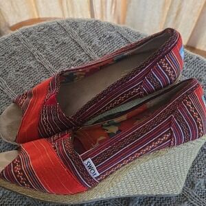 TOMS - Women's Aztec Southwestern Print Peep Wedge Shoes - Size 8.5